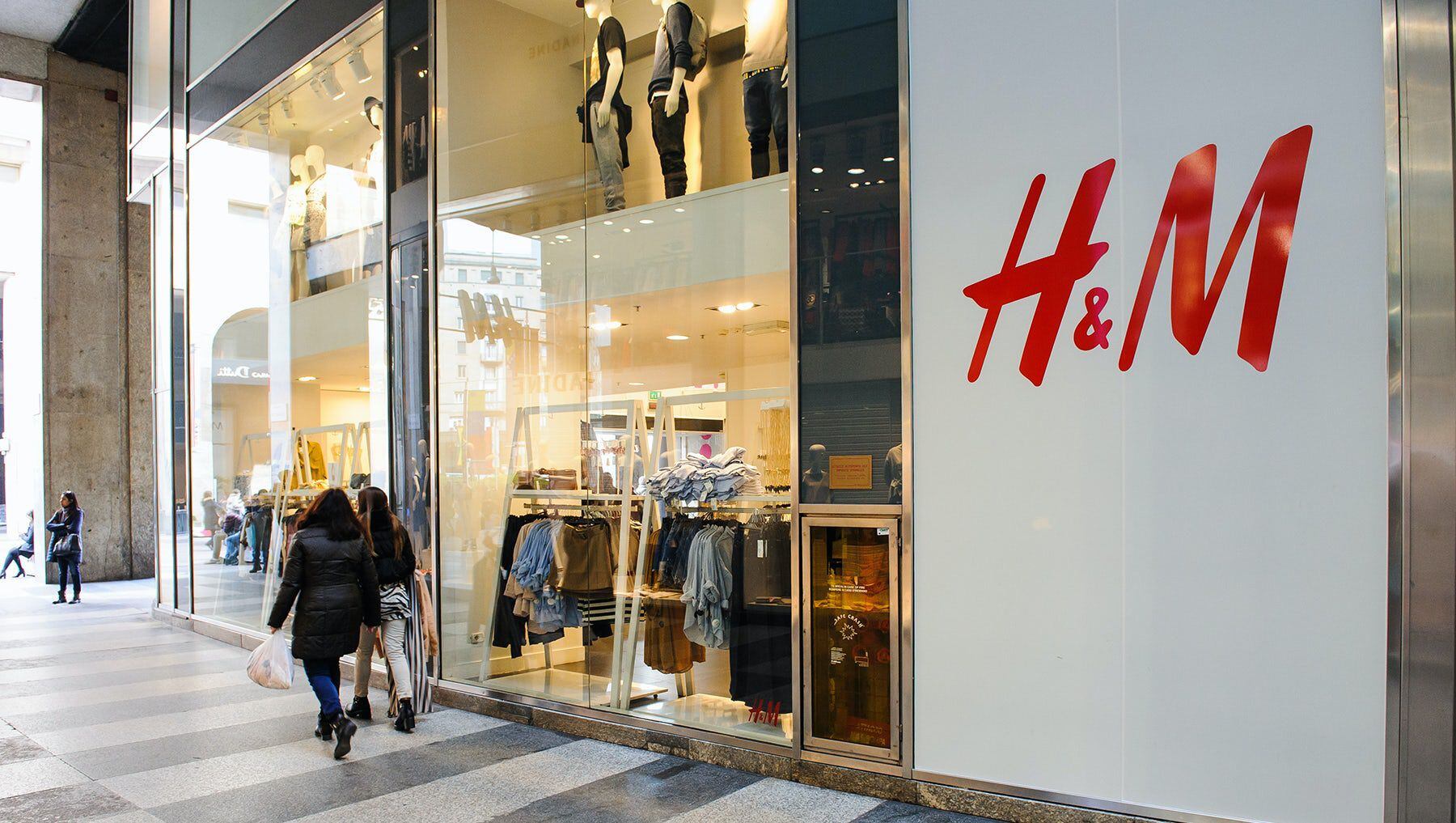 H&M Shares Surge on Expected Summer Sales Growth