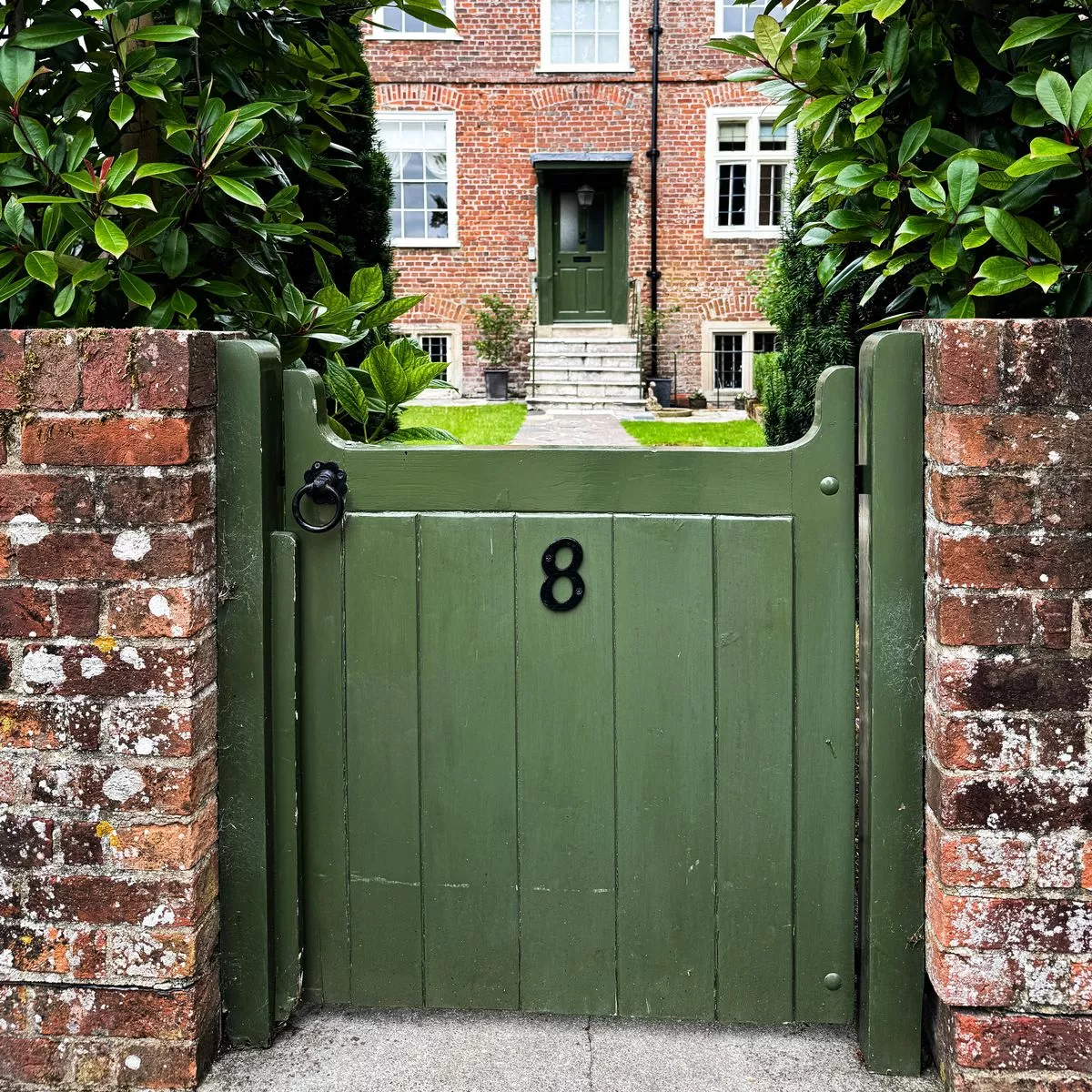 London Neighbour Convicted in Fatal Gate Dispute: James O'Neill Case