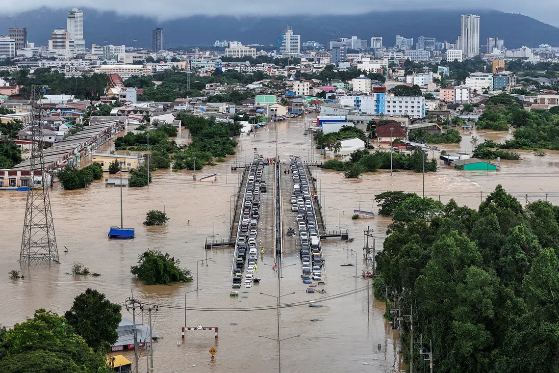 Thai Military Mobilizes for Devastating Southern Flood Crisis as Heavy Rains Impede Relief Efforts Across Nine Provinces