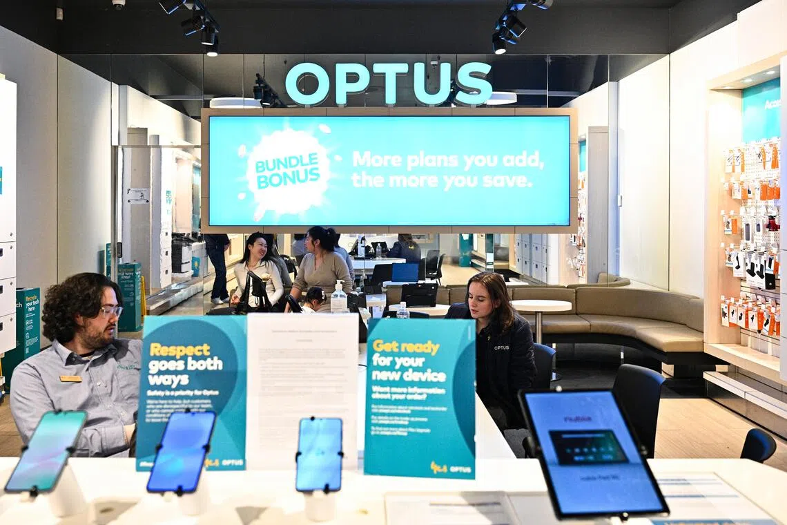 Optus Faces Emergency Call Outage Near Melbourne, Affecting 14,000 Users Amidst Fiber Break Probe; Follows Major Disruption