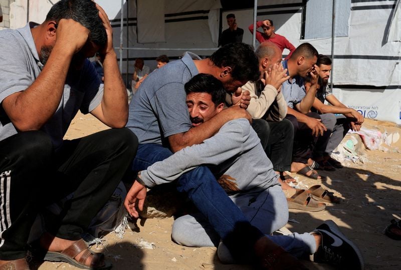 Palestinians Storm US-Backed Aid Centers Amid Check Concerns