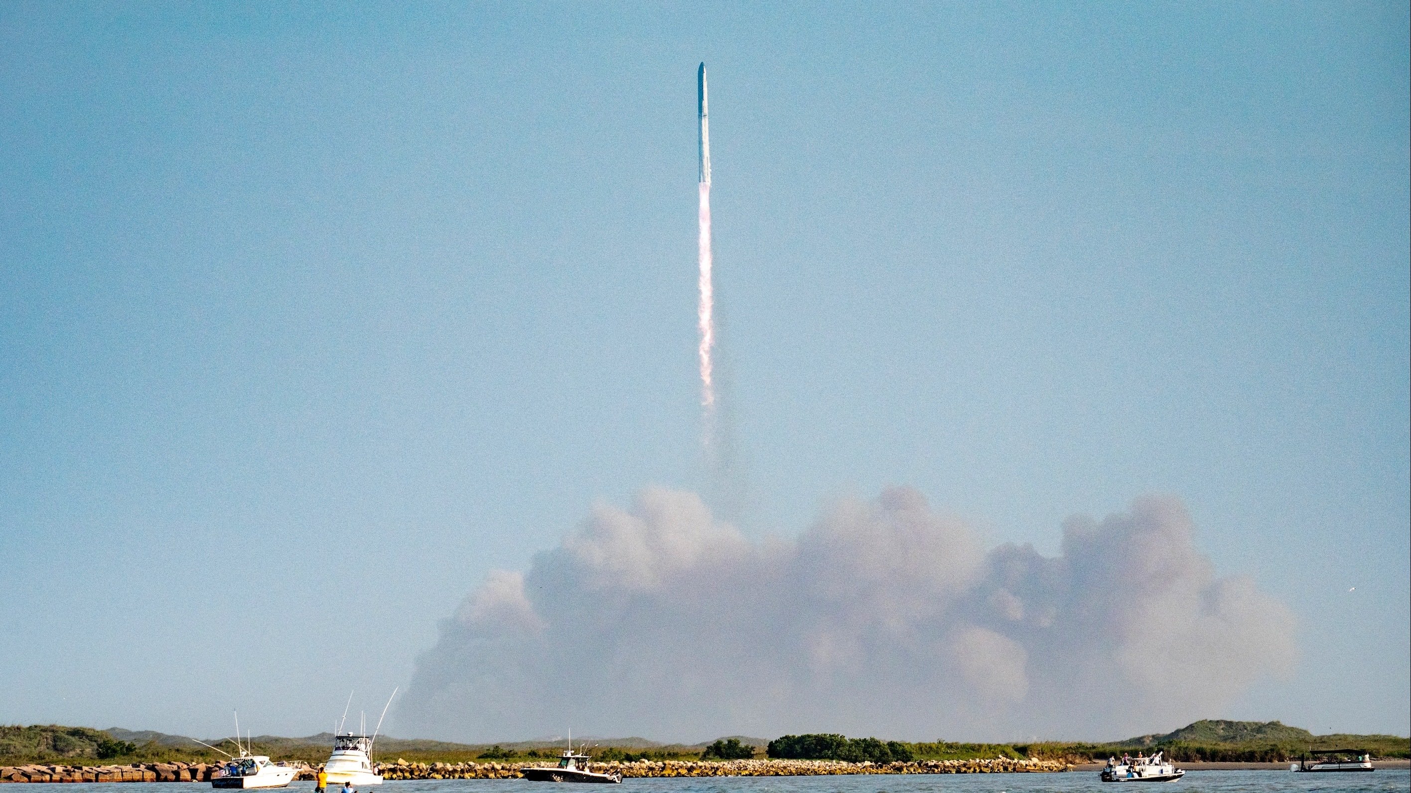 SpaceX Starship Explosion: Debris Recovery Efforts Hampered in Matamoros