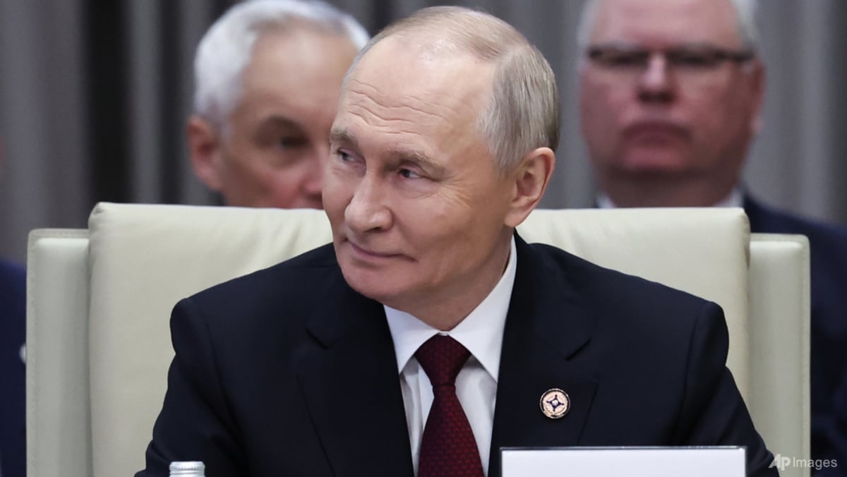 Putin Eyes US-Ukraine Peace Plan as Future Deal Basis Amid Legitimacy Concerns & War Warnings