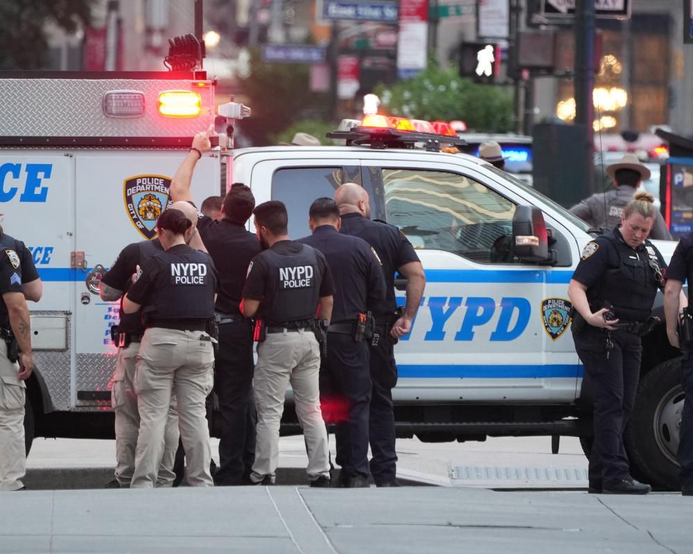 New York Gunman Dies by Suicide After Fatal Shooting of Four