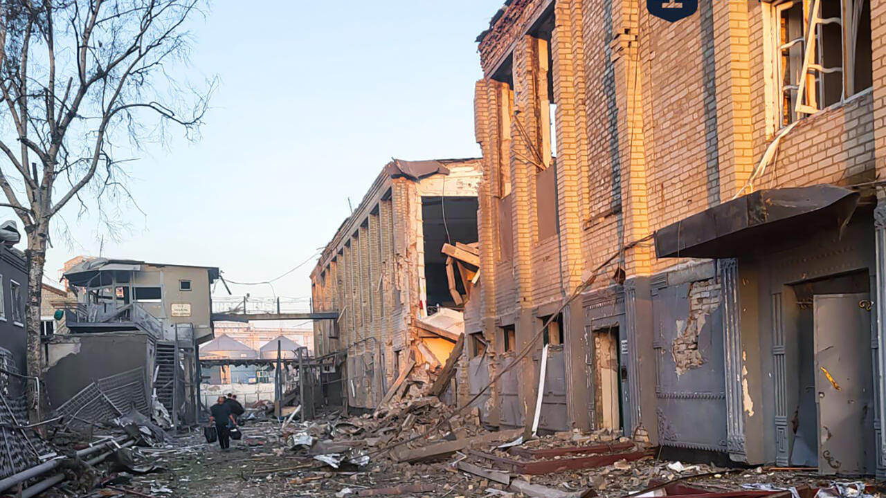 Russian Airstrikes in Ukraine: Prison and Hospital Hit, Dozens Killed