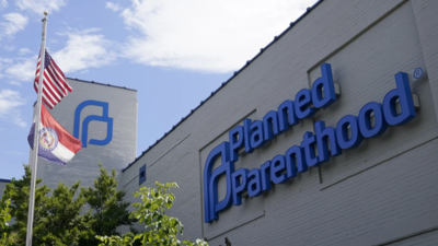 US Court Blocks Trump Medicaid Cuts to Planned Parenthood, Citing Unplanned Pregnancy Risks