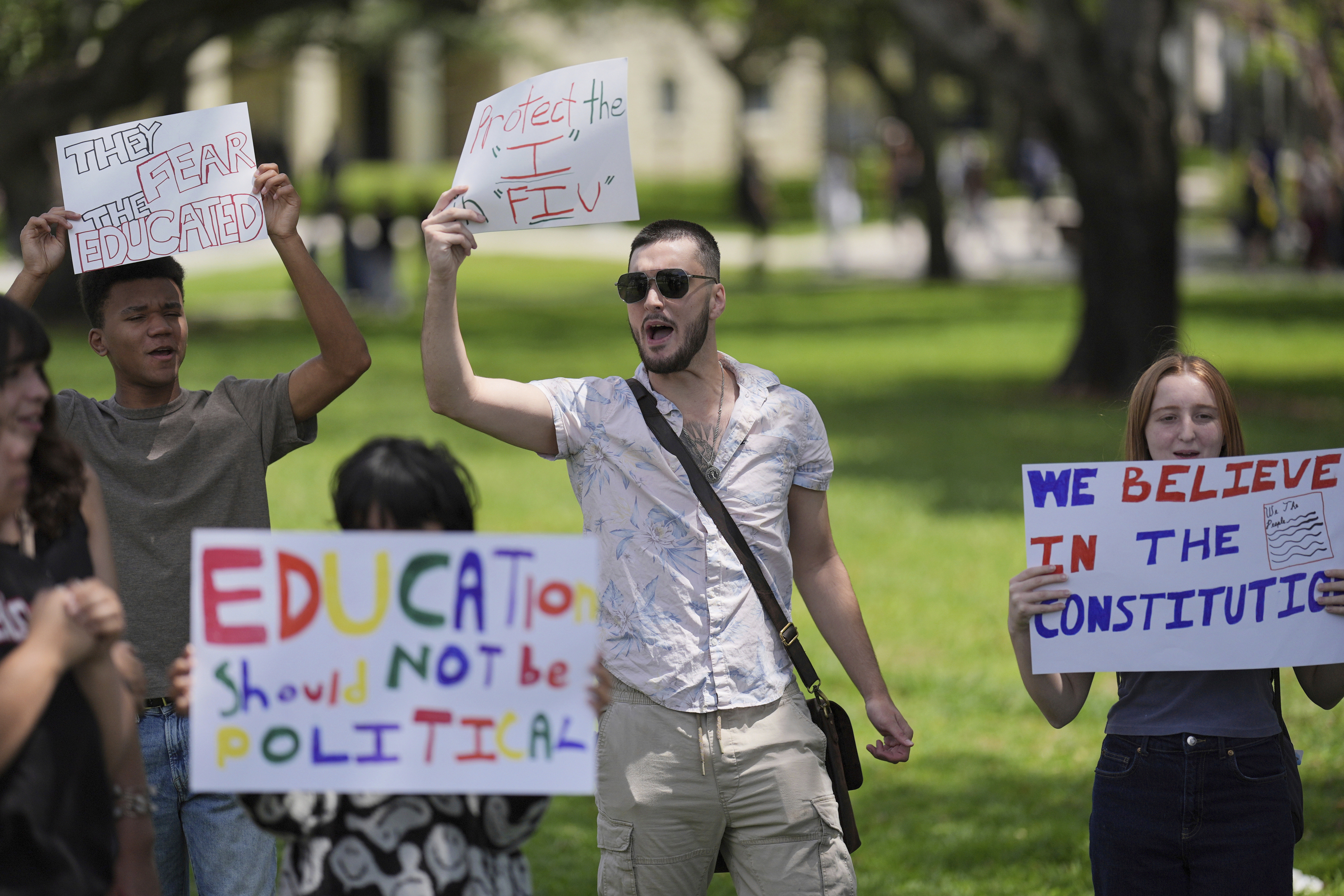 US Warns Against Chinese Exploitation of Universities, Research Theft