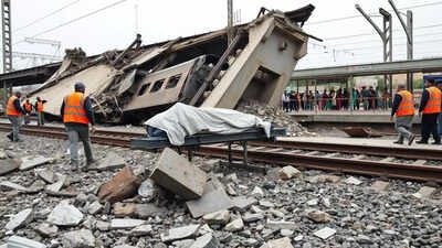 Tragedy at Khanewal: Rail Worker Dies in Bridge Collapse; Eid Trains Announced