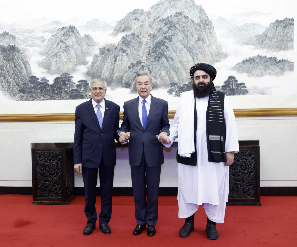 Pakistan Strengthens Afghanistan Ties After China's Taliban Engagement