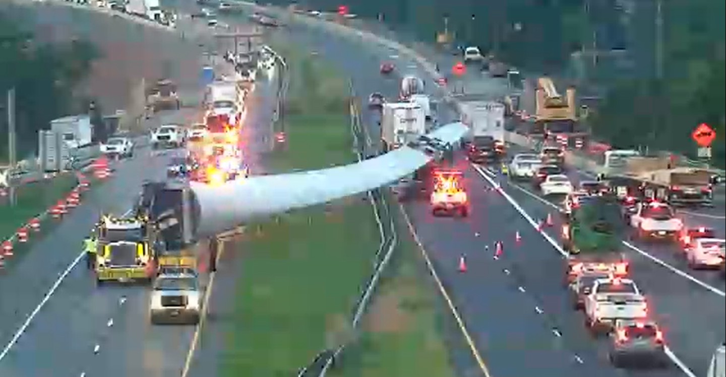 Windmill Blade Incident on I-70 in Washington County: One Injured, Traffic Delays