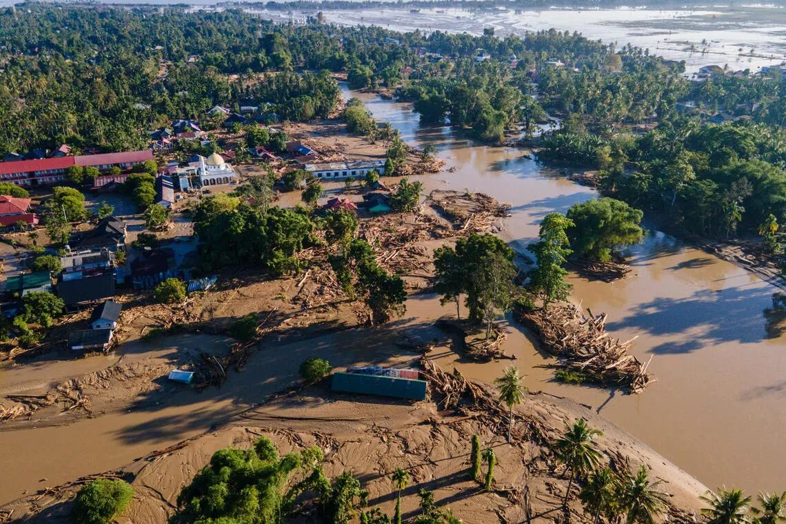 Indonesia's Sumatra Island Ravaged by Unprecedented Floods: Thousands Displaced, Devastation Recalls Tsunami Trauma