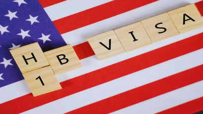 Steve Bannon H-1B Visa Crusade: MAGA Rallies After China Visa Crackdown