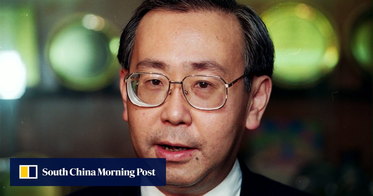 Rafael Hui, Former Hong Kong Official, Dies at 77