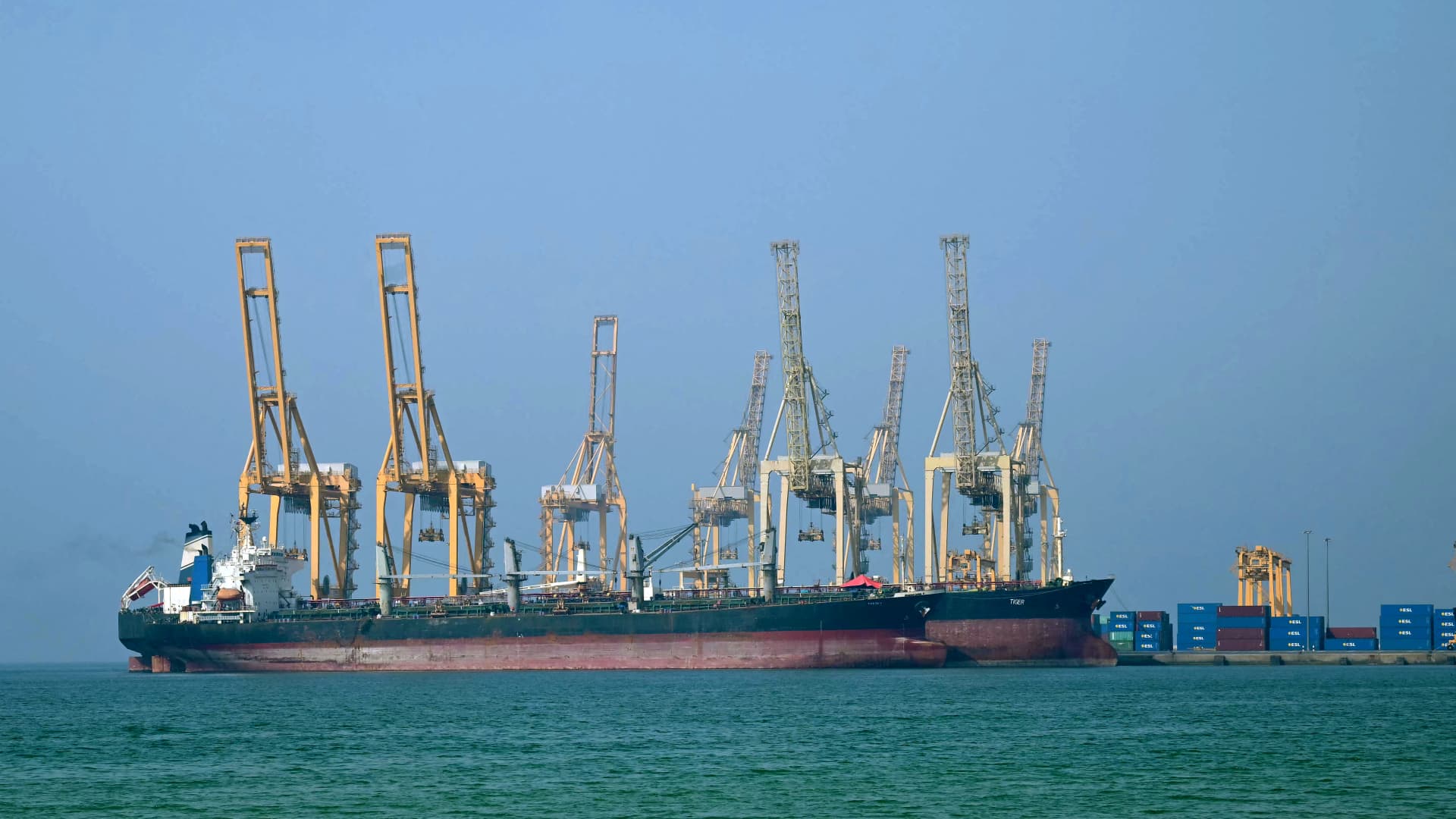 Prolonged Strait of Hormuz Closure Could Spark 1970s-Style Energy Shock
