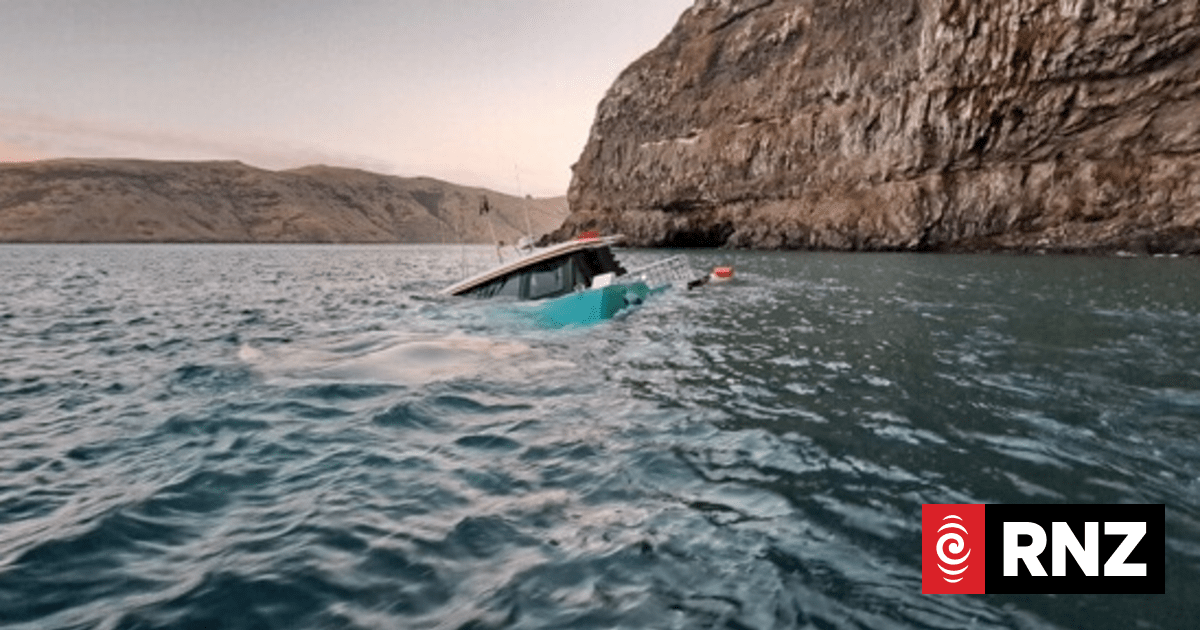 Appeal for Witnesses as Recovery of Tourist Boat Grounded in Akaroa Begins