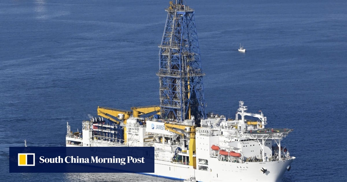 Japan retrieves rare earth-rich mud from 6000 meters under the sea