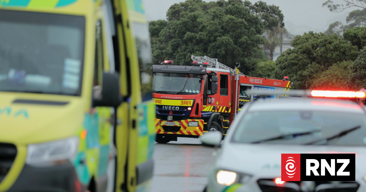 Seven injured in north Auckland car crash
