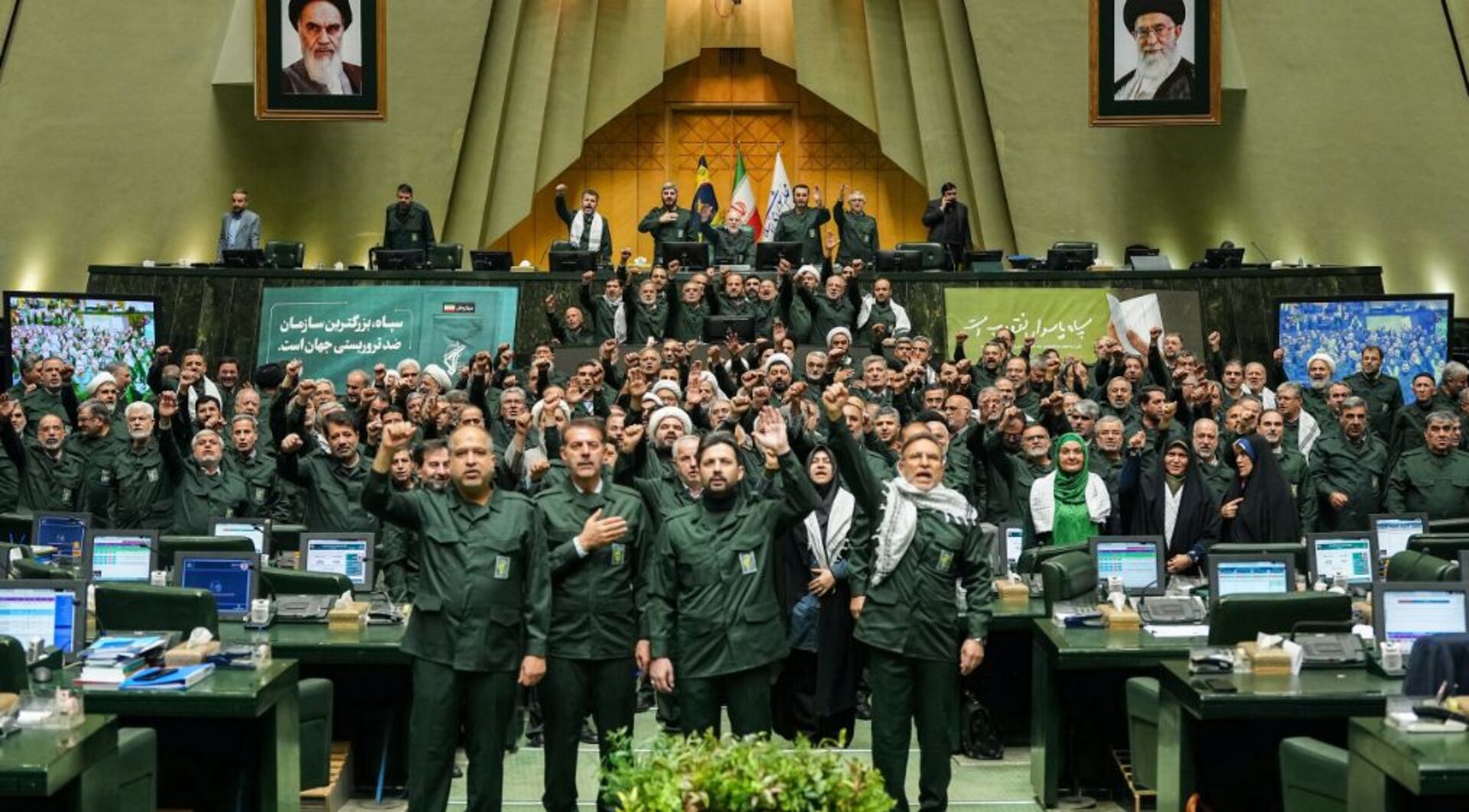 How Robust Is Iran's State System? US and Israeli Attacks' Risks