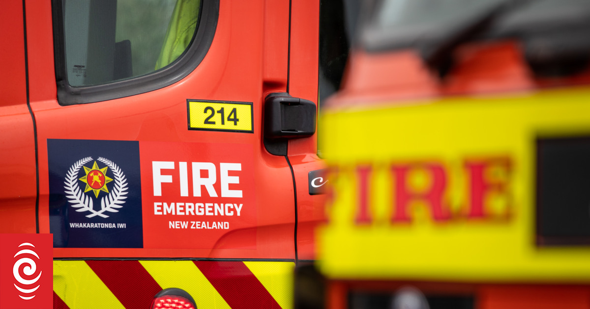 Emergency crews respond to small plane crash at Napier Airport