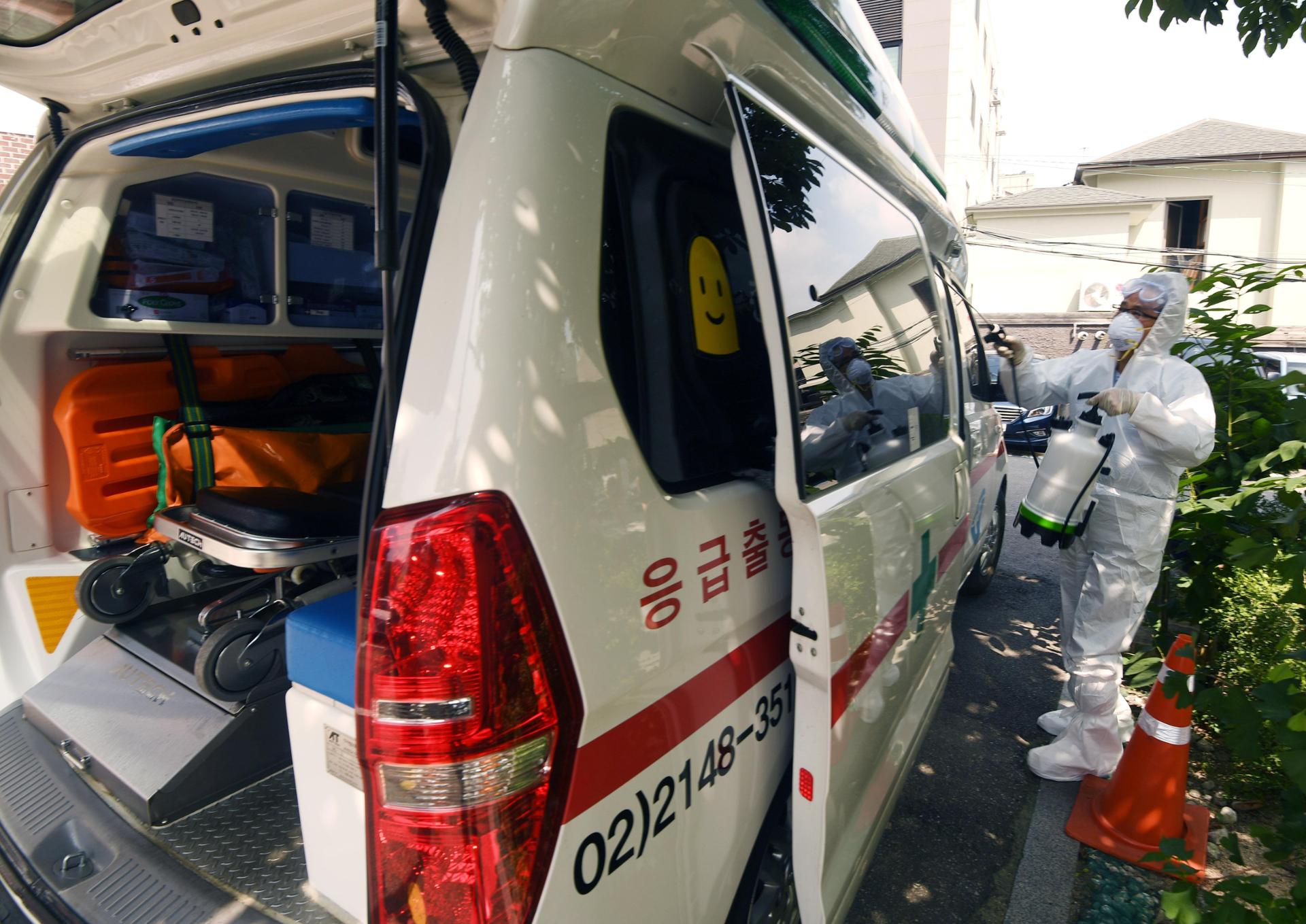 Woman gives birth in ambulance after 7 hospitals refuse her