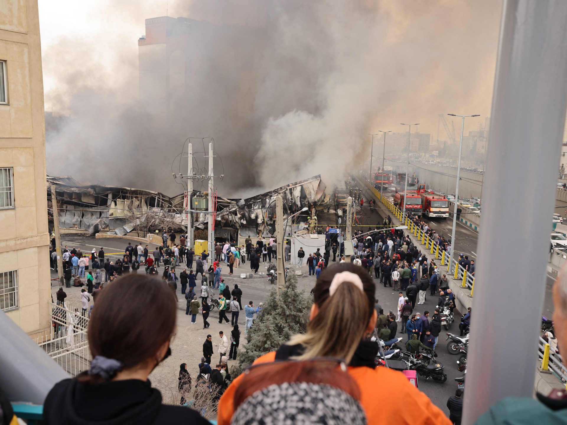 Massive Fire Breaks Out at Tehran Shopping Centre