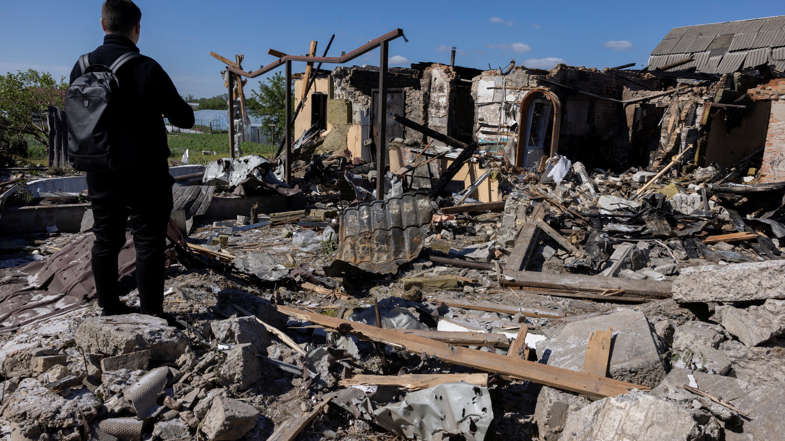 Russia Targets Ukrainian Power Plants Ahead of Peace Talks