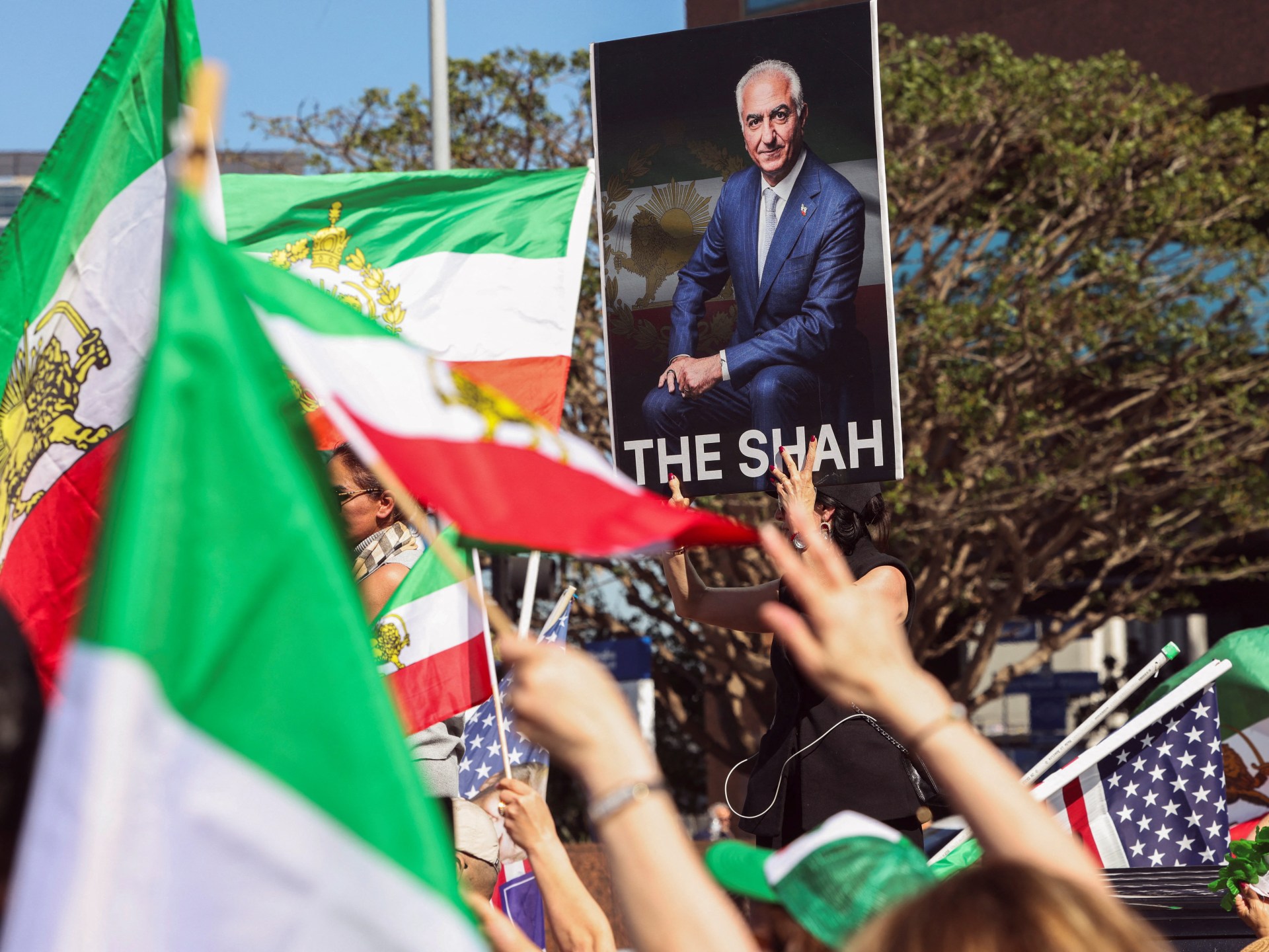 Trump Considers Exiled Iranian Dissident as Potential Successor