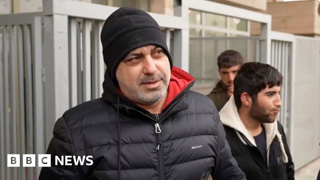BBC speaks to Iranians at border amid war tensions