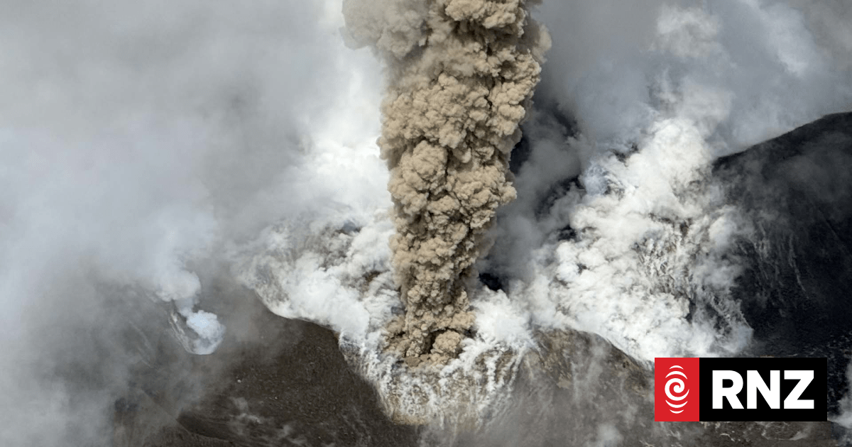 Acid Rain From Vanuatu Volcano: Evacuation Plans and Impact