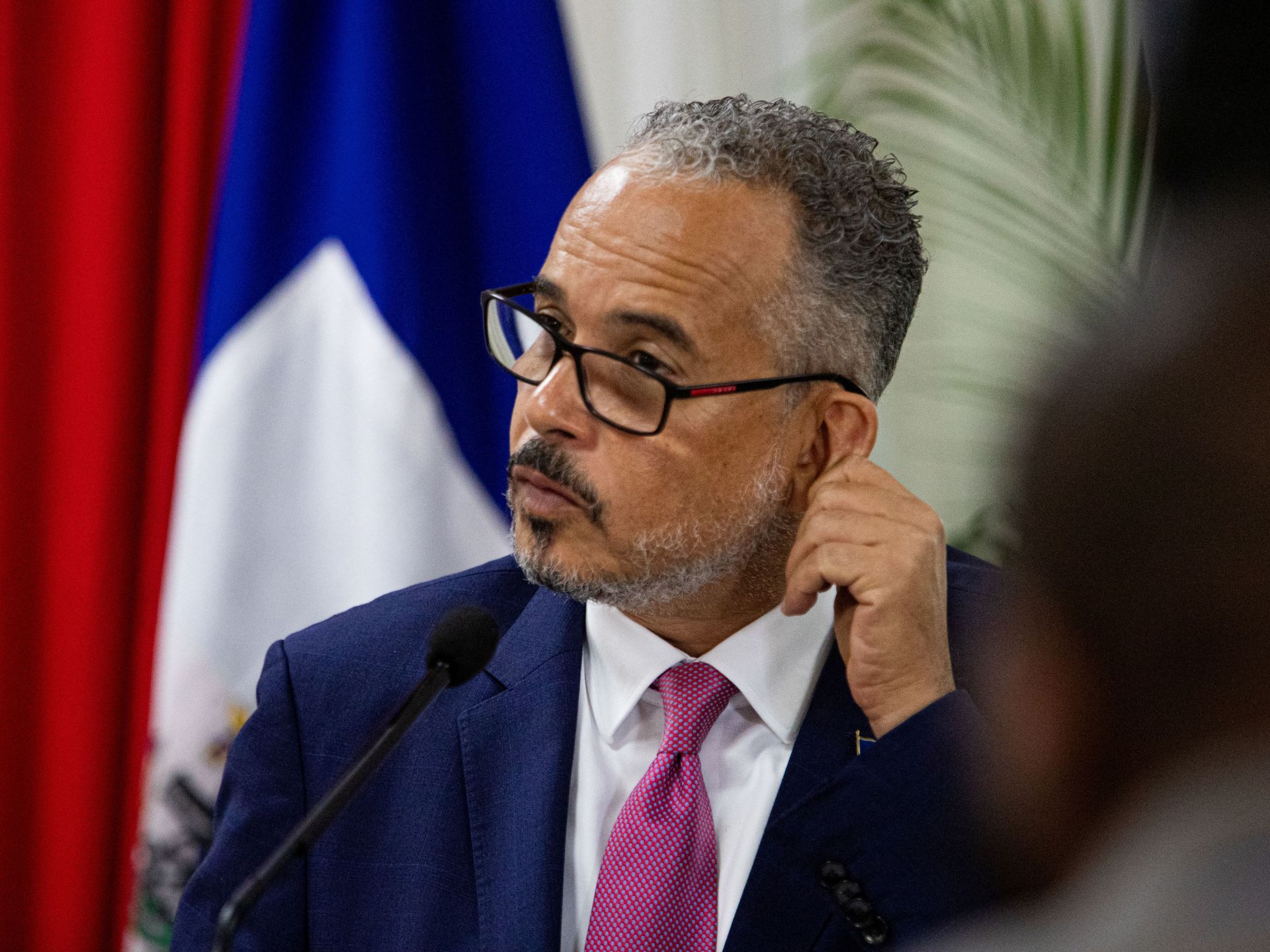 Haiti's US-backed PM takes power after transitional council steps down