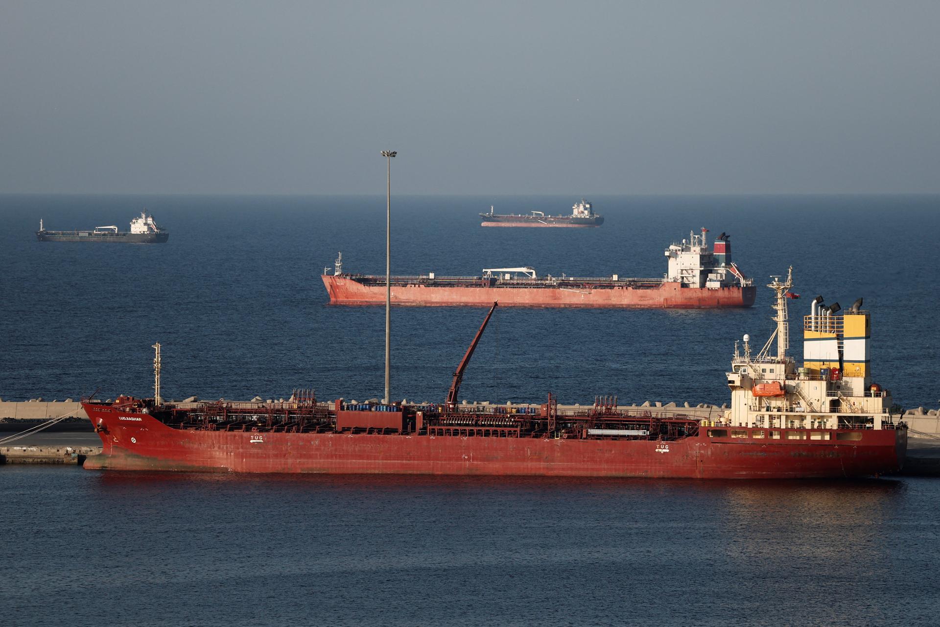 Kuwait cuts oil production amid Iran tensions