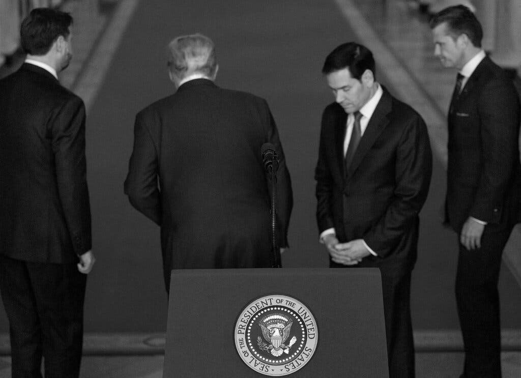 Trump's Iran Deployment Decision: A Major Move in US Foreign Policy