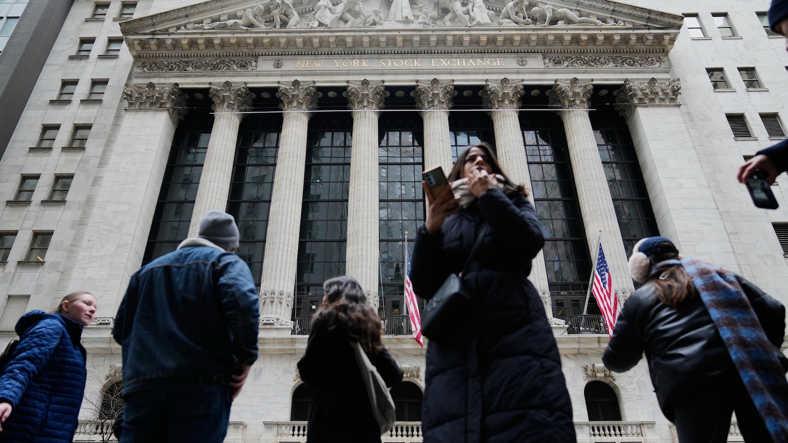 Calm Returns to Wall Street as Oil Prices Retreat