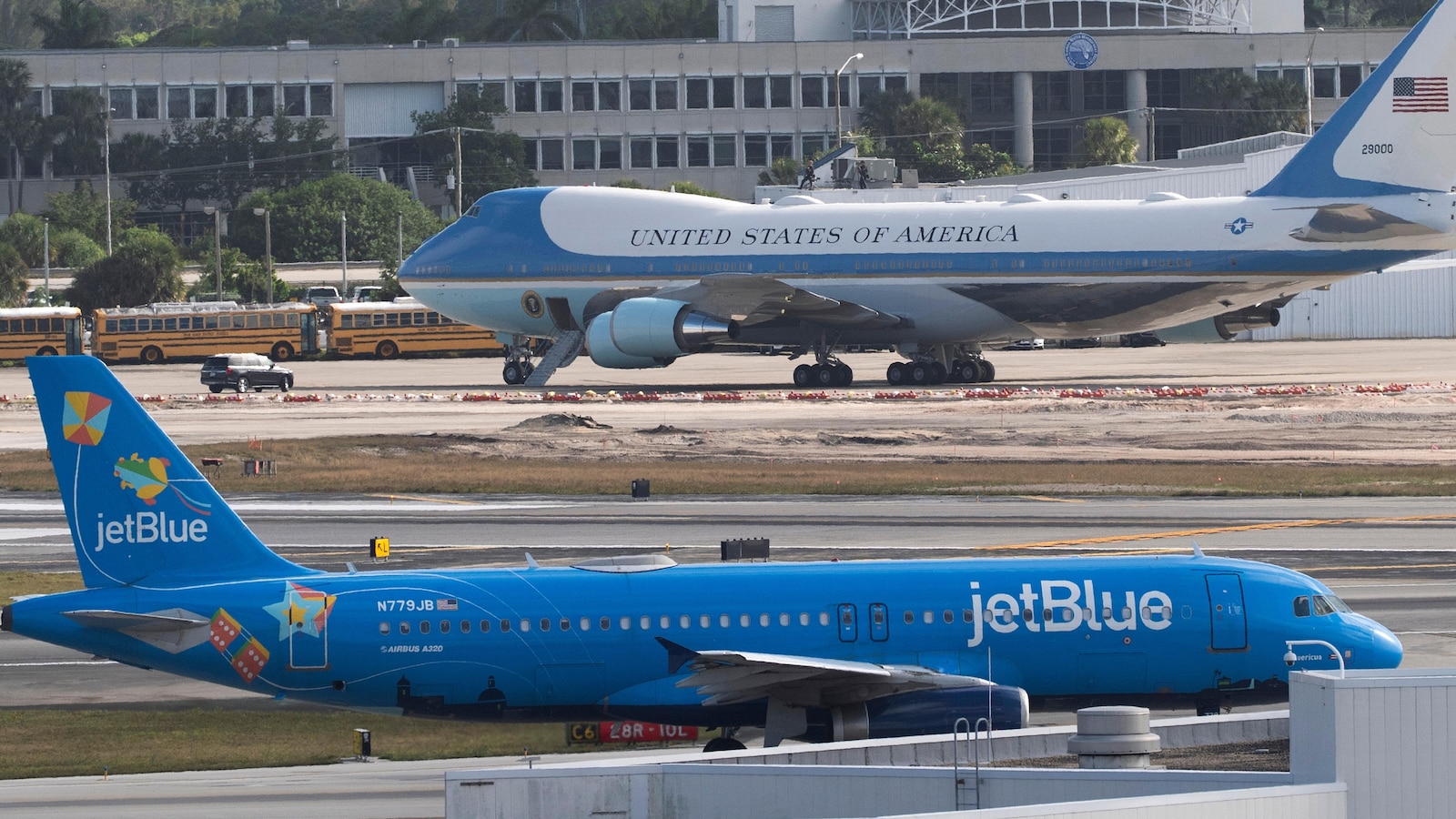 JetBlue Flights Grounded Briefly by FAA System Outage