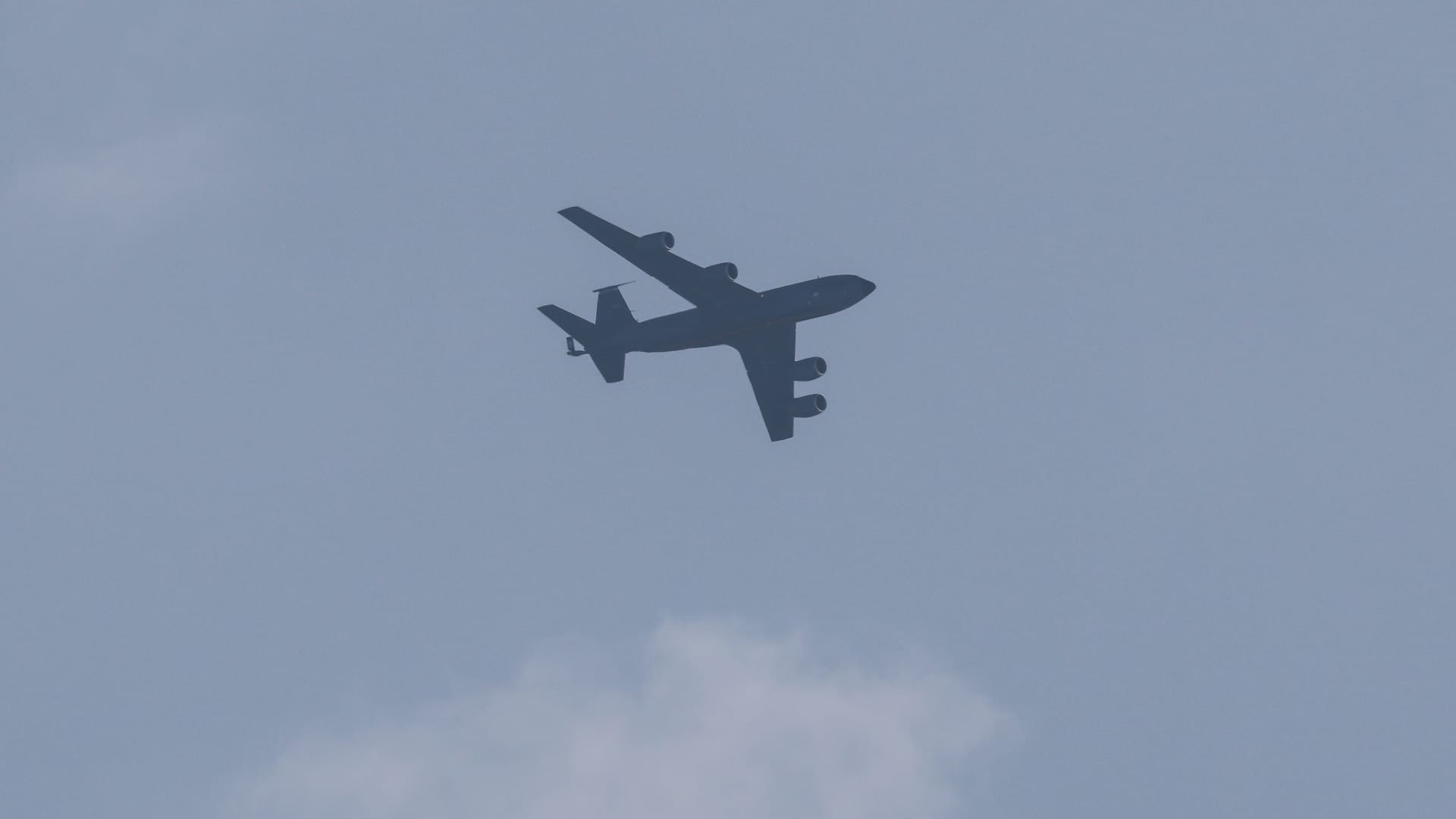 US Military Plane Crash in Iraq: Rescue Efforts Launched