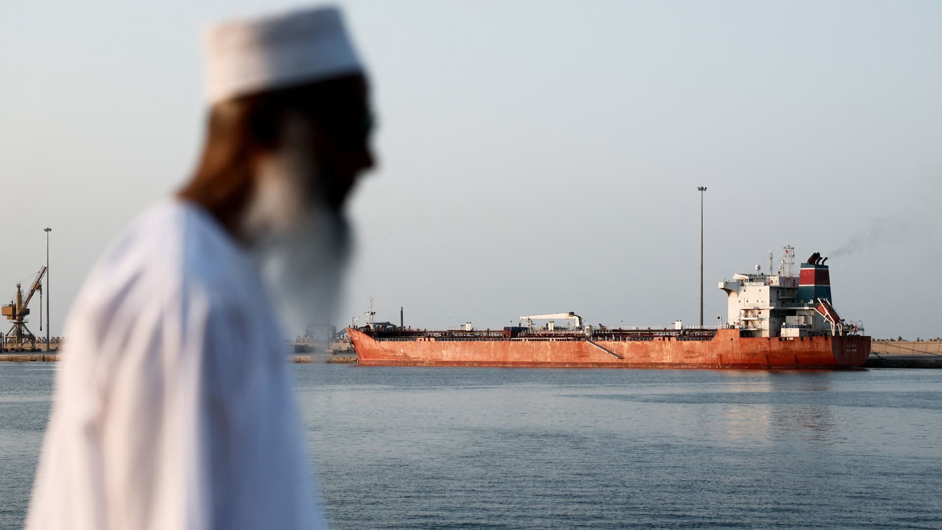 Oil prices surge as Trump hints at prolonged US-Iran conflict