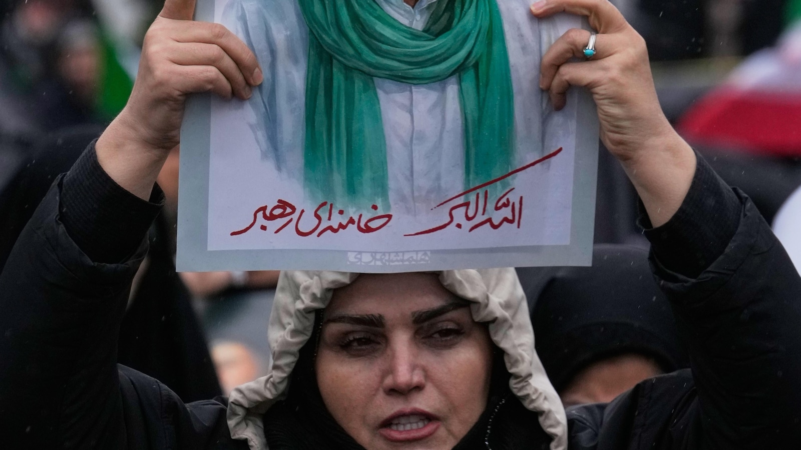 US Bombs Iranian Military Sites as Trump Warns Oil Infrastructure Threat