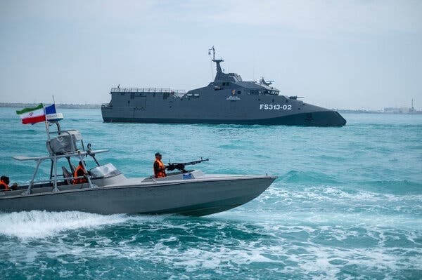 Trump Calls on UK to Send Warships to Strait of Hormuz