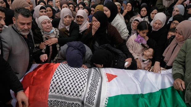 Israeli Soldiers Kill 4 in West Bank Shooting