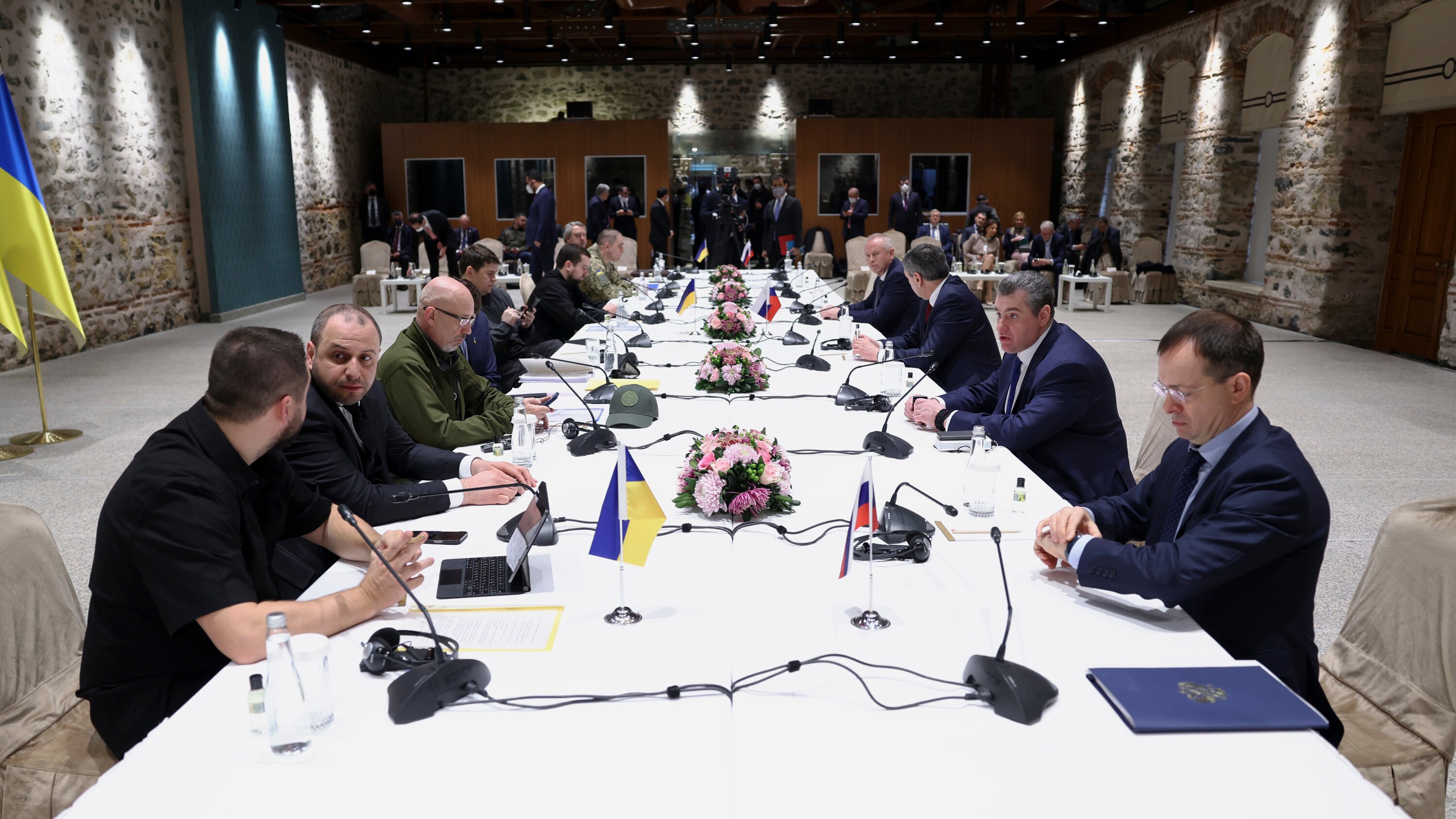 Ukraine and Russia Stalemate in Geneva Talks