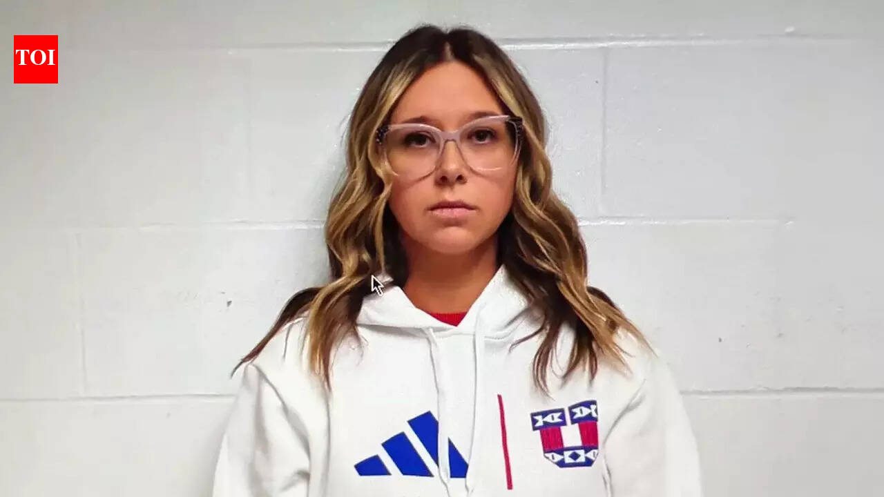 Husband catches school secretary in Indiana having sex with student
