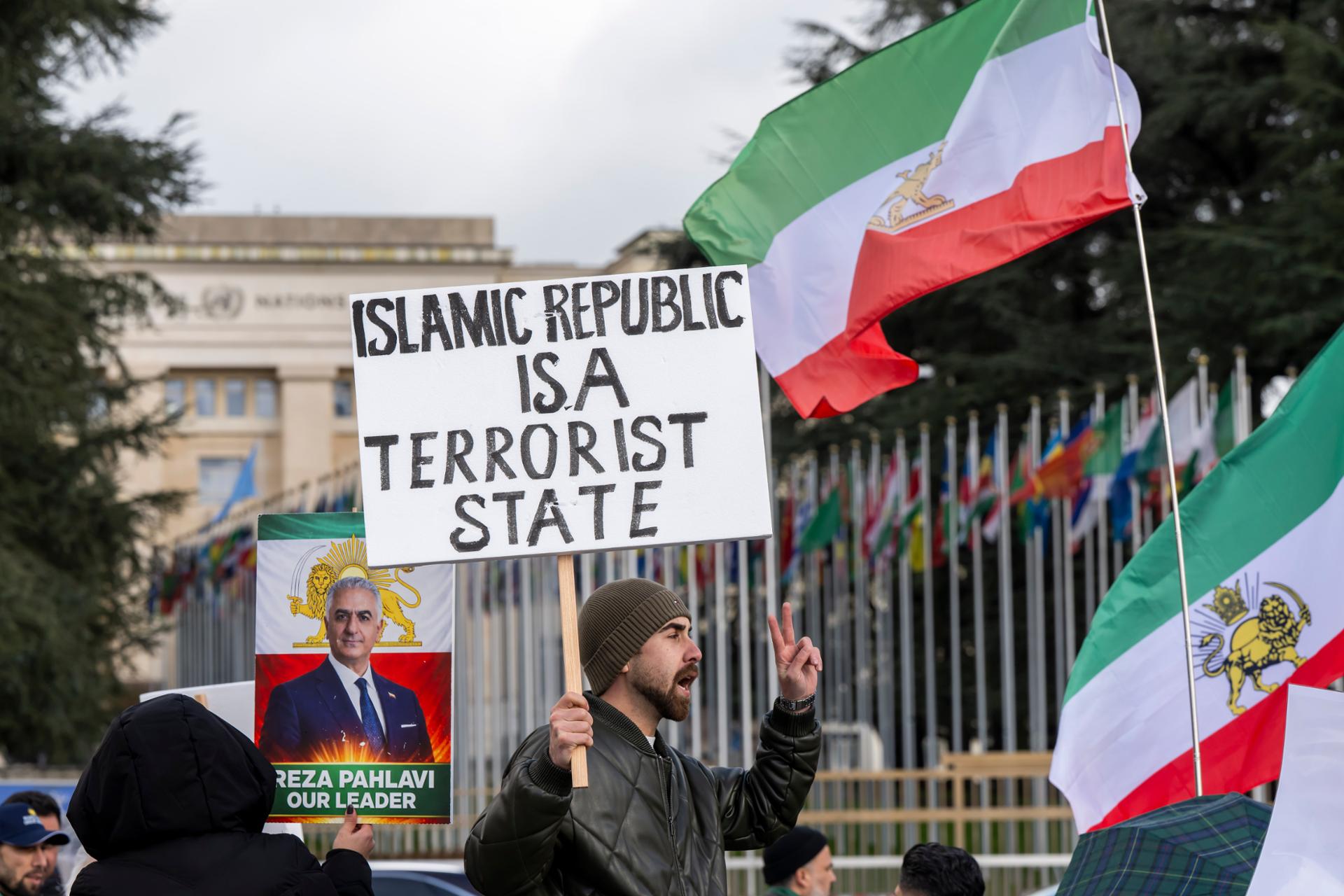 Iran Temporarily Closes Strait of Hormuz Amid US Talks