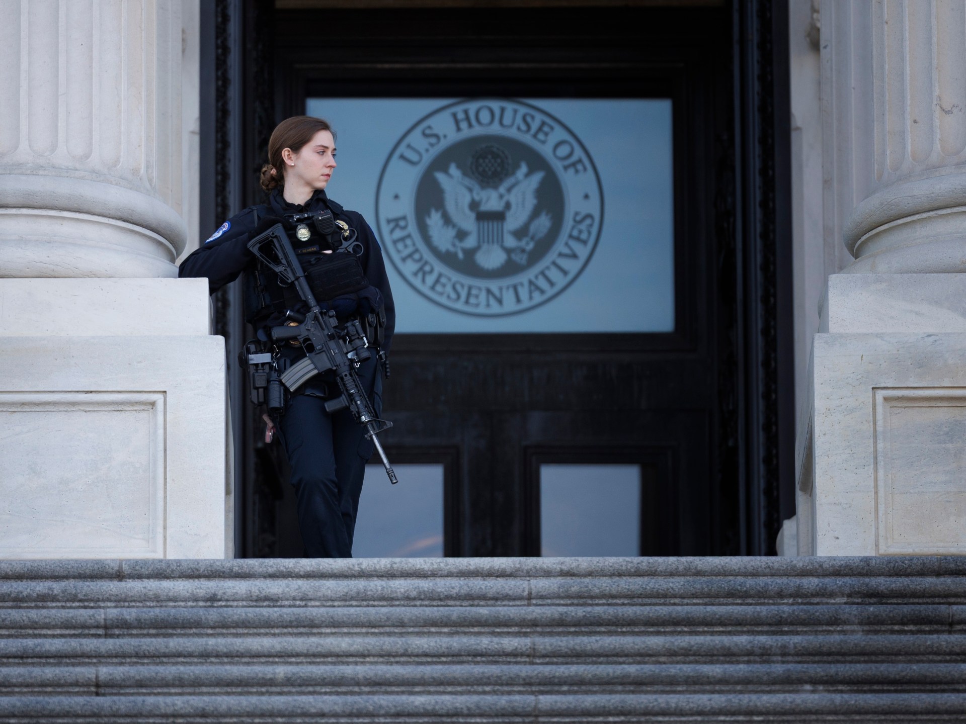 Man with shotgun approaching US Capitol building arrested by police