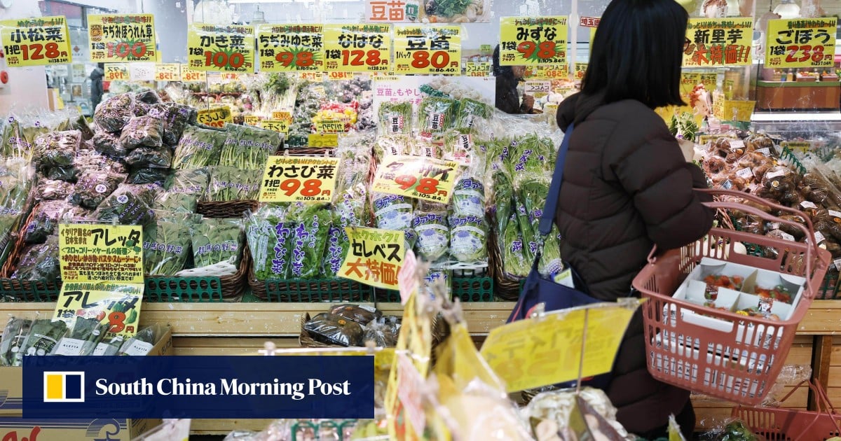 Japan's PM pushes to scrap food tax despite economists' warnings