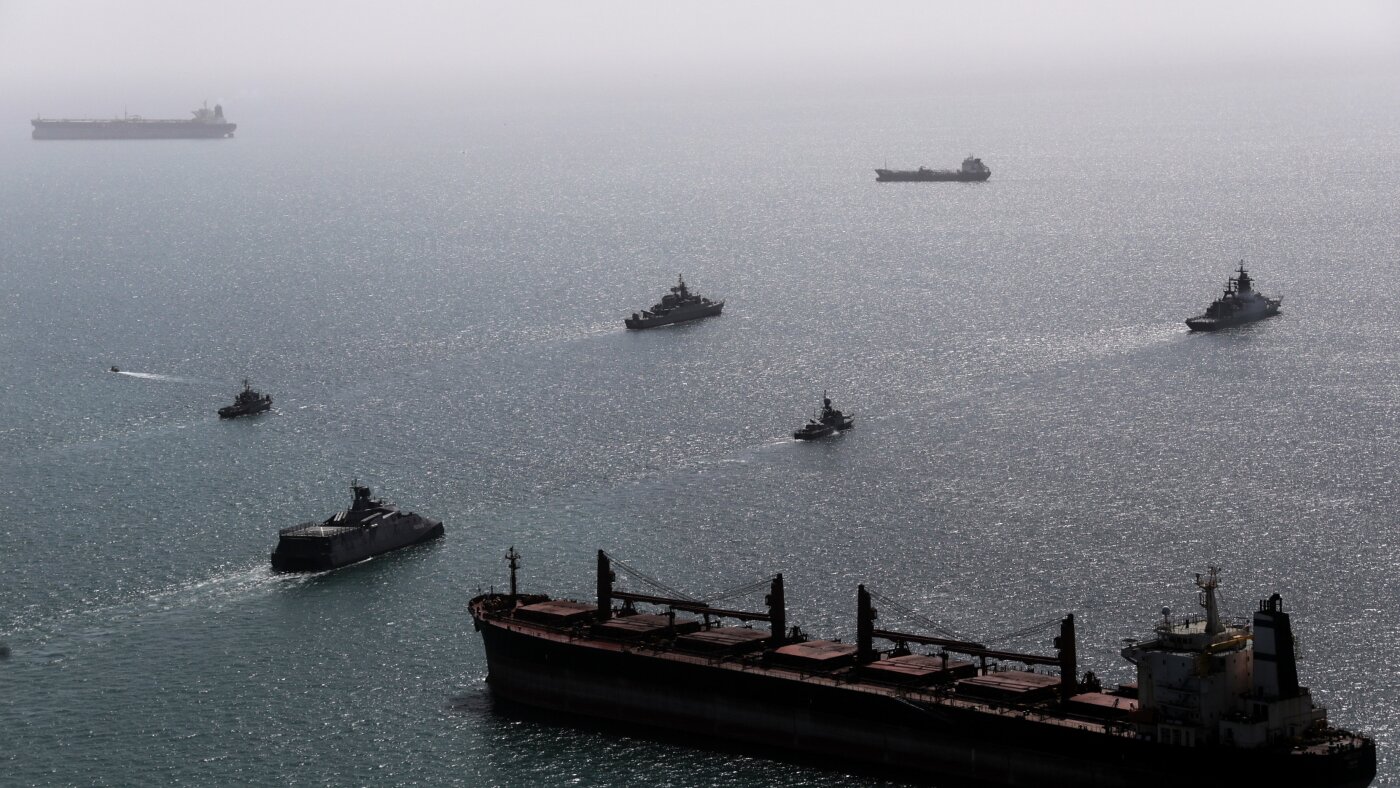 Trump Warns Iran Deal Must Be Made Soon, US Carrier Nears Middle East