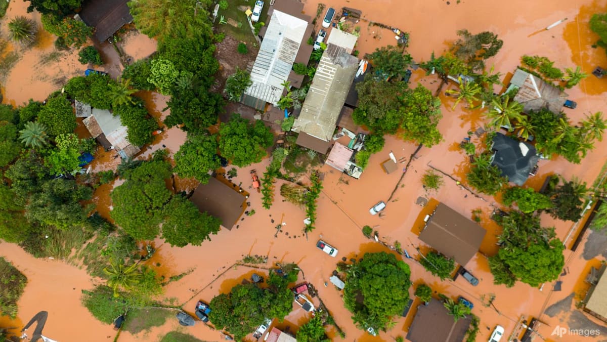 Over 5,500 Evacuated in Hawaii Due to Flooding as Dam Threatens to Fail