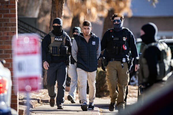 US: Trump orders ICE agents to airports amid budget standoff