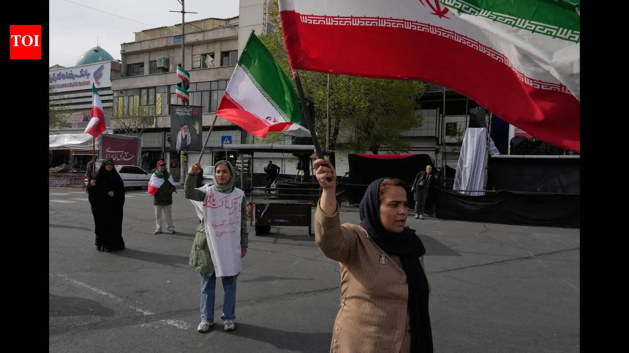 Iranian Regime Threatens Civilians With Execution Via Text Messages - Report