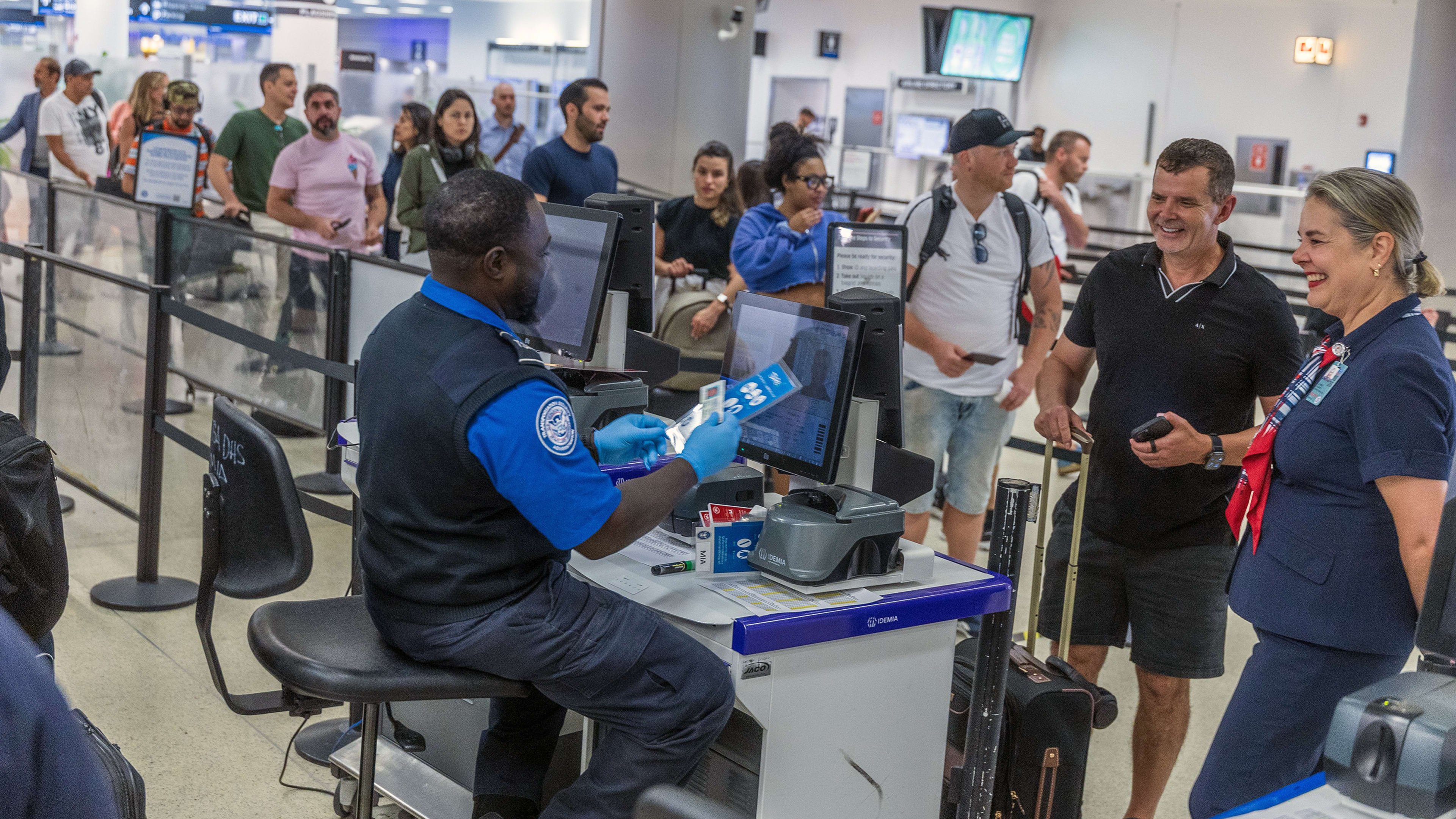 ICE agents arrive at Pittsburgh International Airport amid TSA funding issues