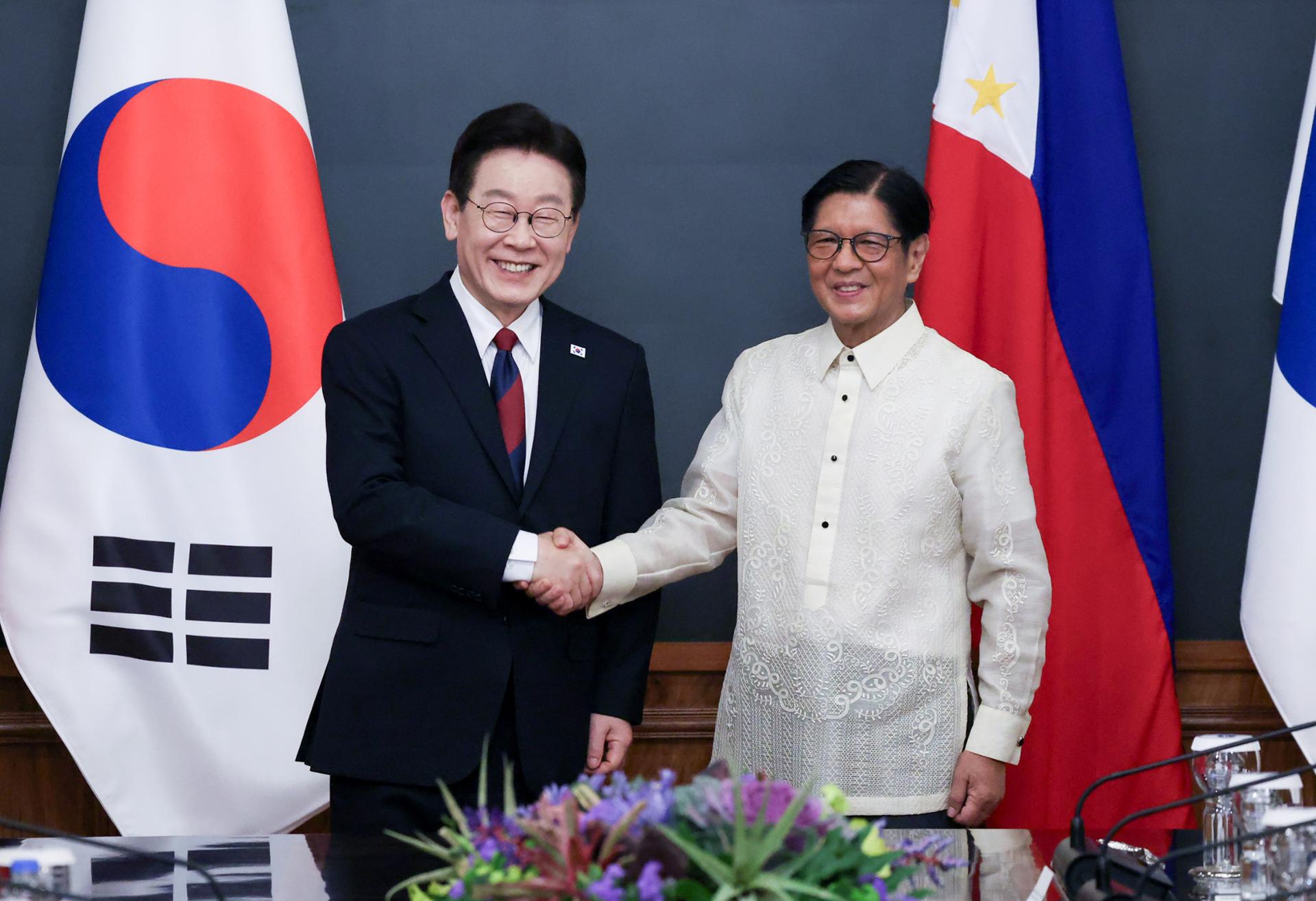 Korea Repatriates Drug Kingpin from Philippines